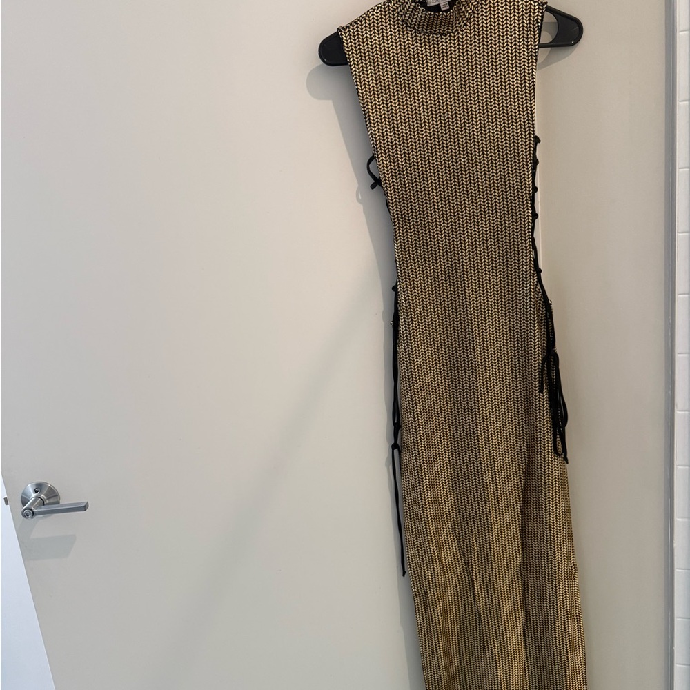 Elegant Gold Sleeveless Dress